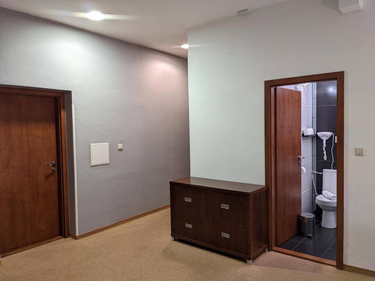 Garni Hotel Cosmopolitan Senec Dış mekan fotoğraf
