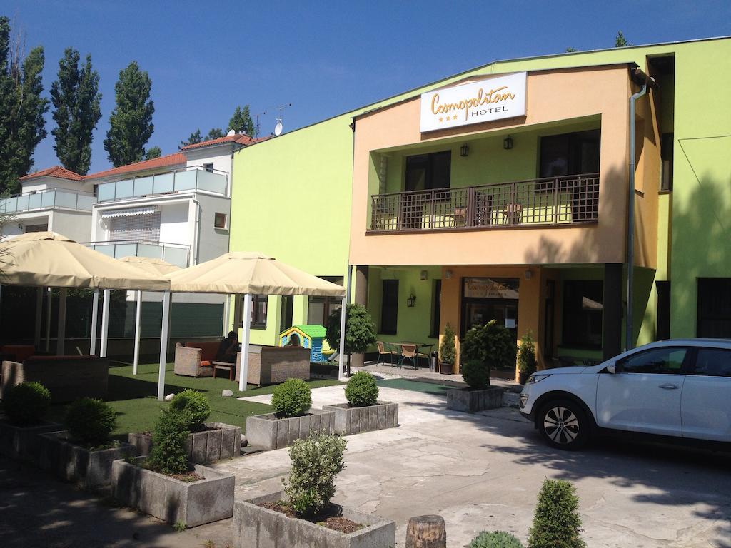 Garni Hotel Cosmopolitan Senec Dış mekan fotoğraf