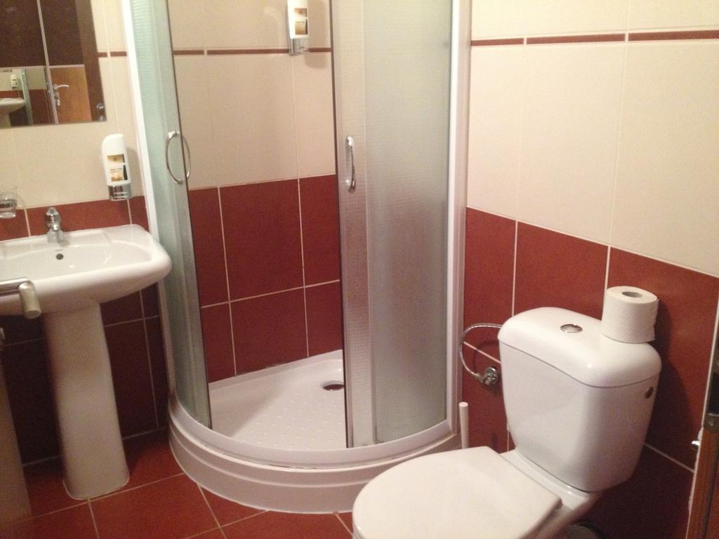Garni Hotel Cosmopolitan Senec Oda fotoğraf
