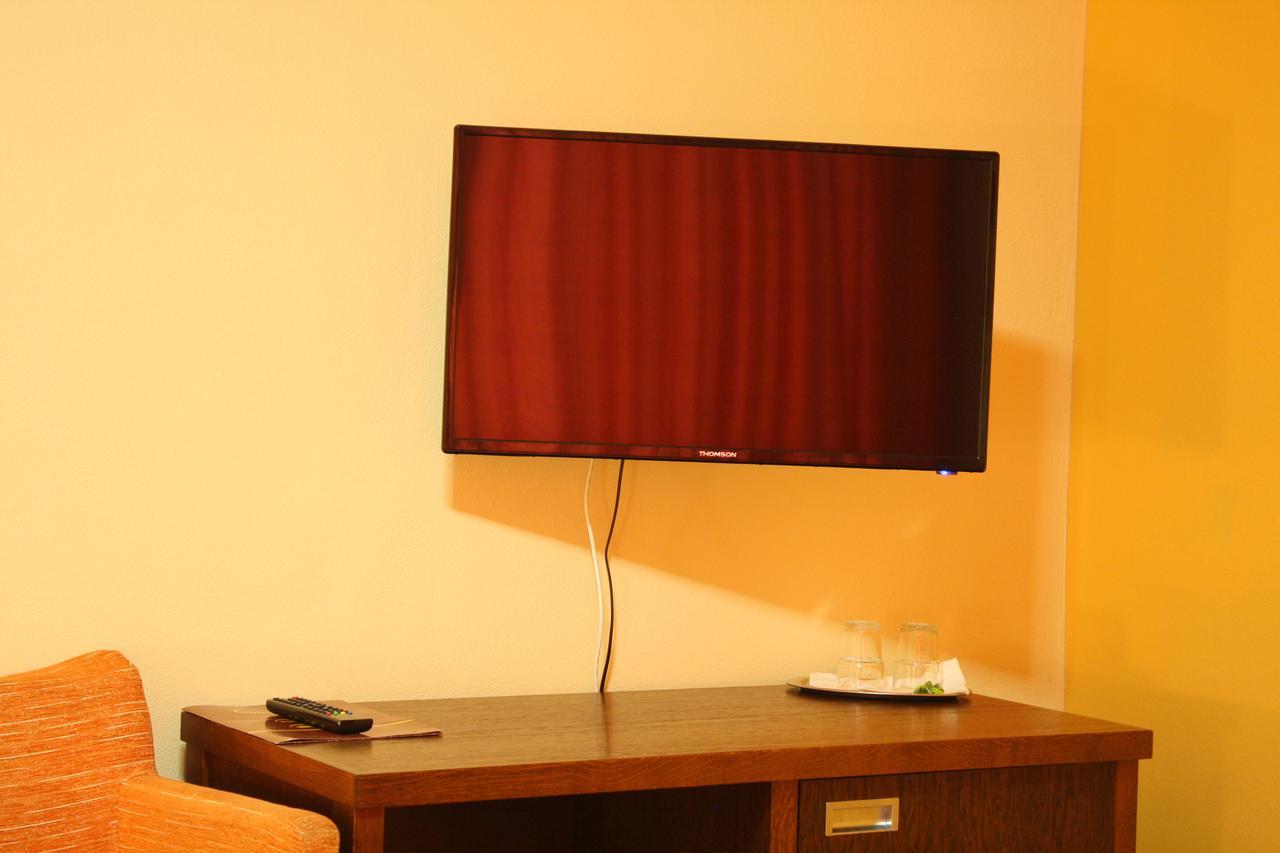 Garni Hotel Cosmopolitan Senec Dış mekan fotoğraf